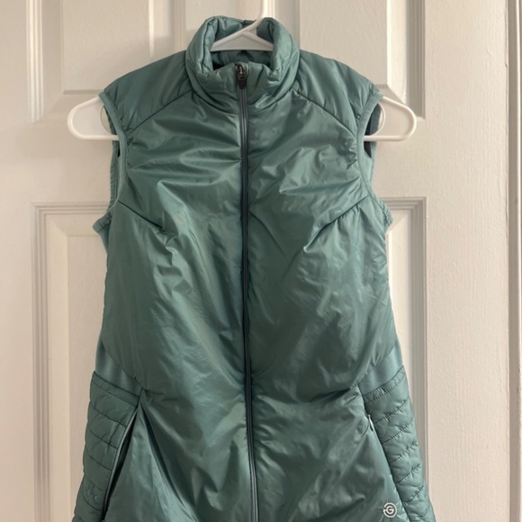 Vest - Picture 3 of 4